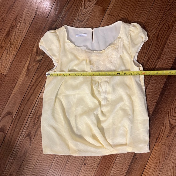 Chic Yellow Ruffle Blouse - Picture 4 of 11